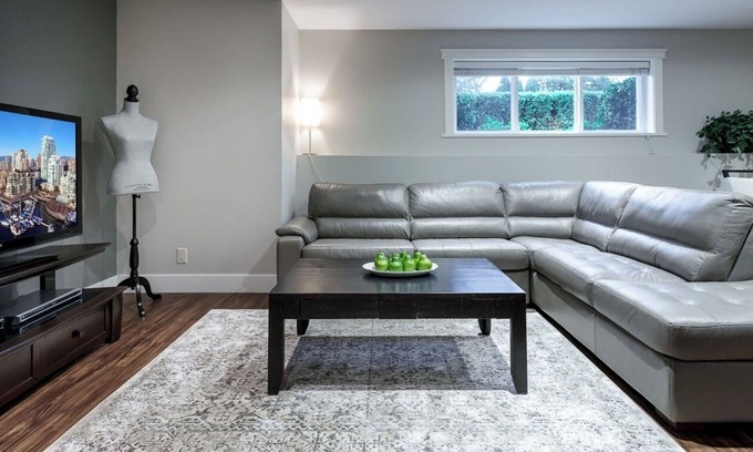 Grand Boulevard House | Home away from home! Bright, spacious Grand Boulevard 2 bedroom suite.