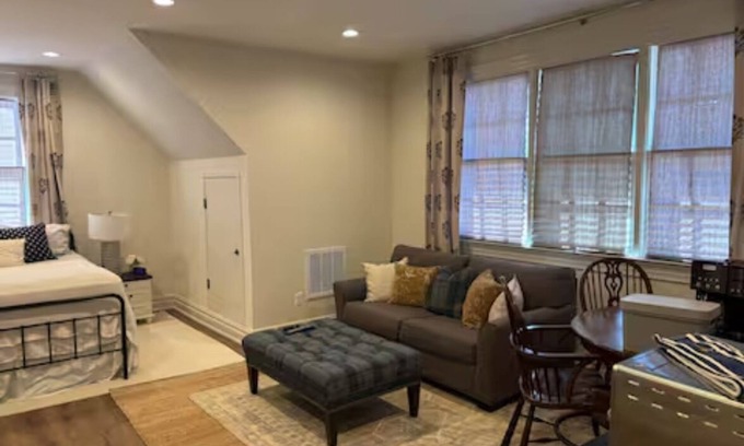 Falls Church Apartment | Home Away From Home in Falls Church