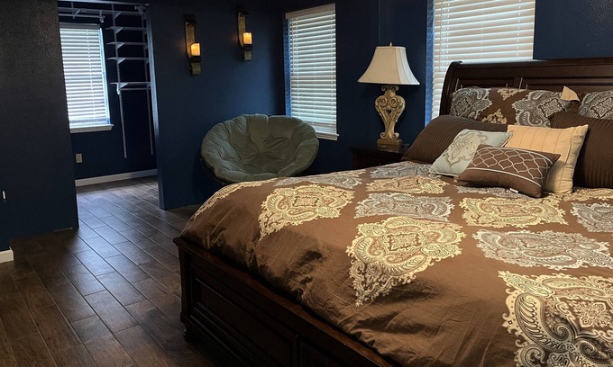Shepherd House | Home away home! Spacious floorplan and yard.