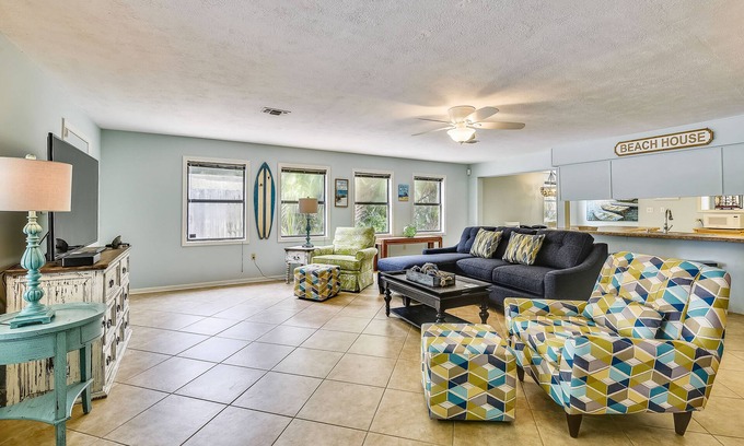 Bid-a-wee Beach House | 🐬Home with PRIVATE BEACH access! BOOK NOW! *Free Activities!*🐬