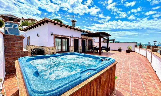 Canillas de Albaida House | Homerez - House in Canillas de Albaida