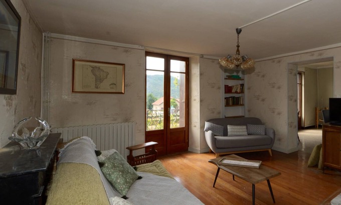 Aspres-sur-Buech House | Homerez - Spacious house for 6 ppl. with balcony at Aspres-sur-Buëch