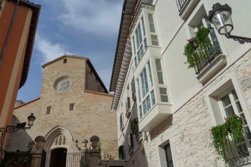 Burgos Apartment | HomeSanGil