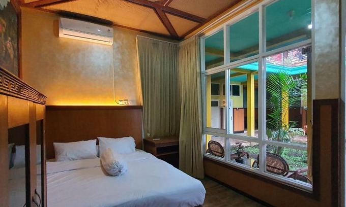 Malang House | Homestay Abah Kolam Syariah