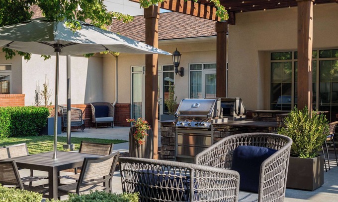 Medford Hotel | Homewood Suites Medford