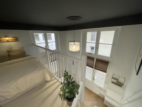 Moliere - Edgard Quinet Apartment | Honorê Suite Saint Pothin - 1 Bed Room 2 pers