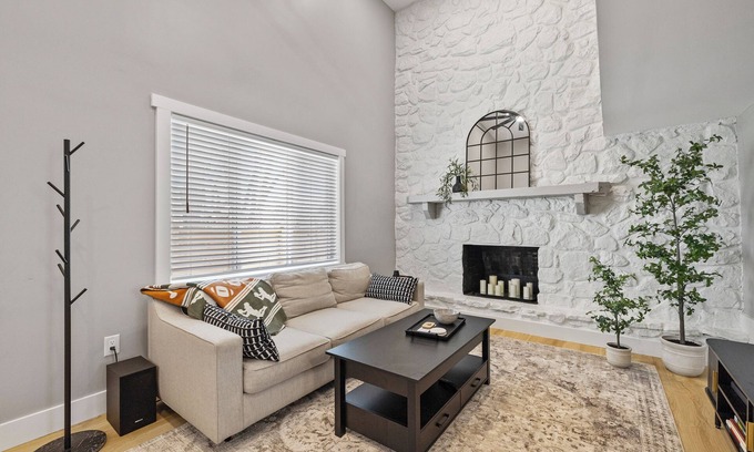 Bloomington House | Hoosier HQ: Sleek 3-Bed Near IU