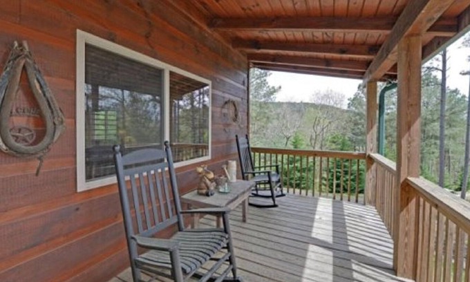Copperhill Cabin | Horse Collar Lodge- Hot tub, ,minutes to Ocoee river rafting, pool table, Pet Friendly, fire pit