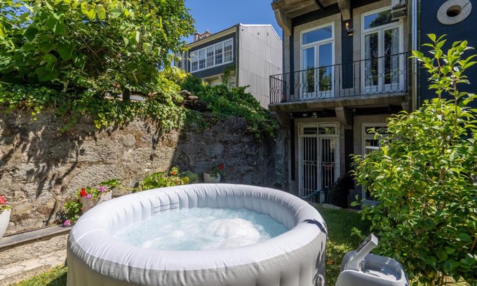 Boavista Apartment | Host Wise - Homely Noble Flats - Garden & Jacuzzi