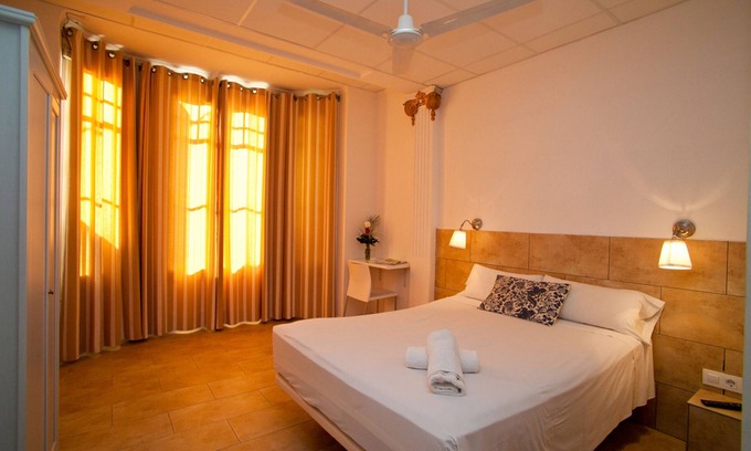 Dreta de l'Eixample Hostel | Hostal Martinval