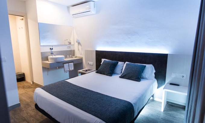 Lloret Town Center Hotel | Hostal Ribas
