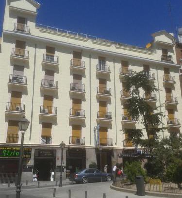 Sol House | Hostal Triana