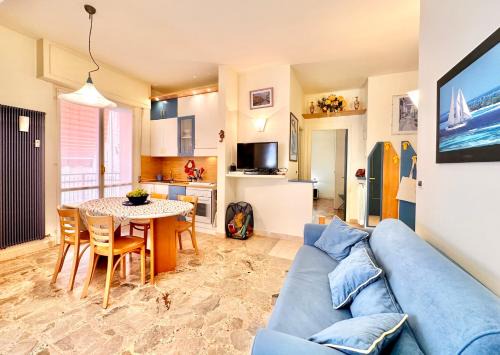 Finale Pia Apartment | Hostdomus - Navy Suite