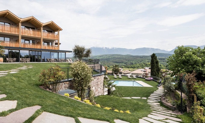 Caldaro Sulla Strada del Vino Hotel | Hotel Torgglhof Kaltern