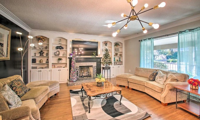 Hot Springs House | Hot Springs Home Walk to Oaklawn!