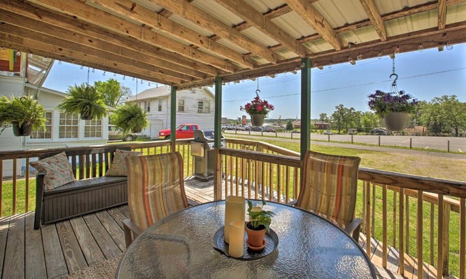 Hot Springs House | Hot Springs Home - Walk to Oaklawn Casino!