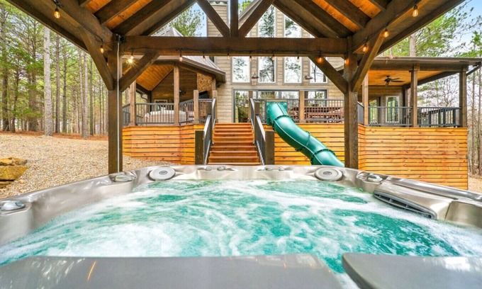 Broken Bow Cabin | Hot tub | Sauna | Fire pit | Pets | Sleeps 16 | Huge Deck