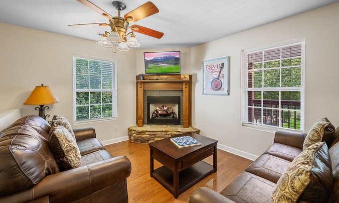 Gatlinburg - Pigeon Forge Cottage | Hot Tub, Swing, and Privacy! No steep mountain roads. Close to parkway