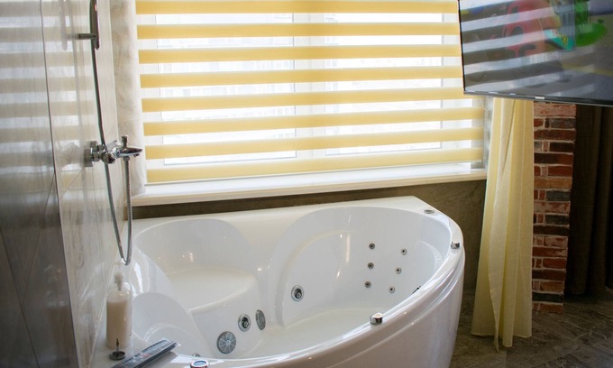Frunzensky District Apartment | Hot Tub VIP SMART ApartHotel