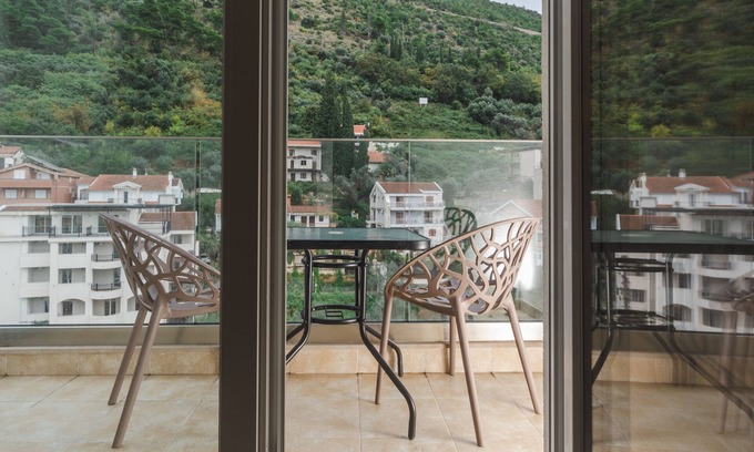 Velji Vinogradi Hotel | Hotel 219 Budva