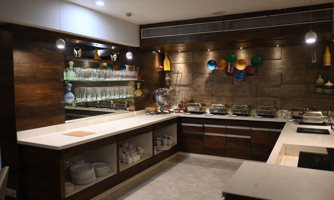 Sayajiganj Hotel | Hotel Ace Grand