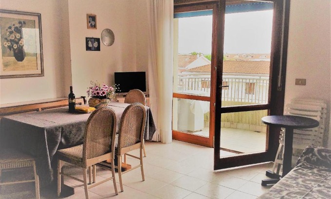 Caorle Apartment | HOTEL APARTMENTS EXCLUSIVE BOLOGNESE - With Sea view - Attached to the Levante Beach - With ultra-Fast Wi-Fi - Pet Friendly - Delivery Restaurant - Pizzeria - With two bicycles you can use - With Garage for your car - With Dishwasher and Air Conditioning