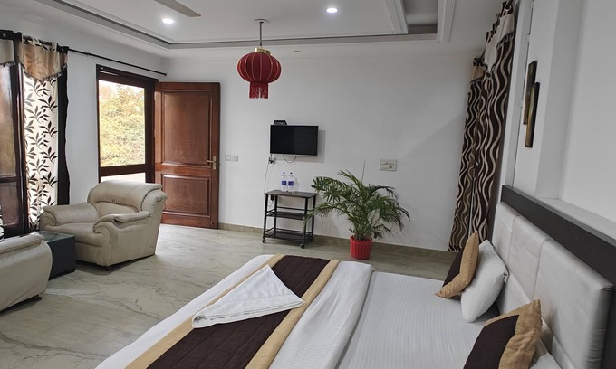 Gurugram House | Hotel Ashiyana Elite