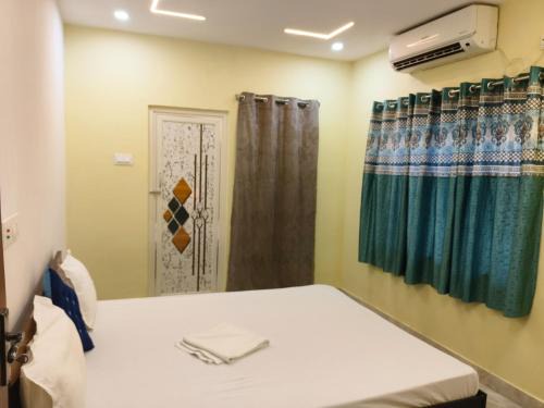 Chinar Park House | Hotel Blossom