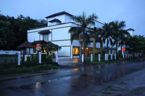 Kothamangalam Hotel | Hotel CLOUD 9