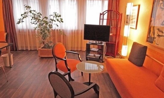 Les Philosophes Hotel | Hotel Comedie