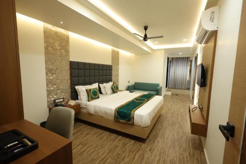 Rajkot Hotel | Hotel Heaven Blue
