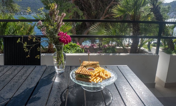 Cove Rogacic House | Hotel Issa - Double Room Park View 2