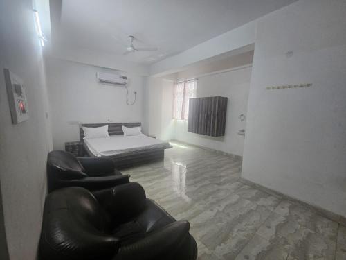 Farooq Nagar House | Hotel lord Jaggannath Plaza
