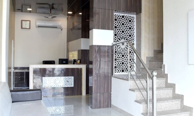 Sindhi Camp Hotel | Hotel Metro View
