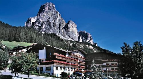Corvara in Badia Hotel | Hotel Miramonti Corvara