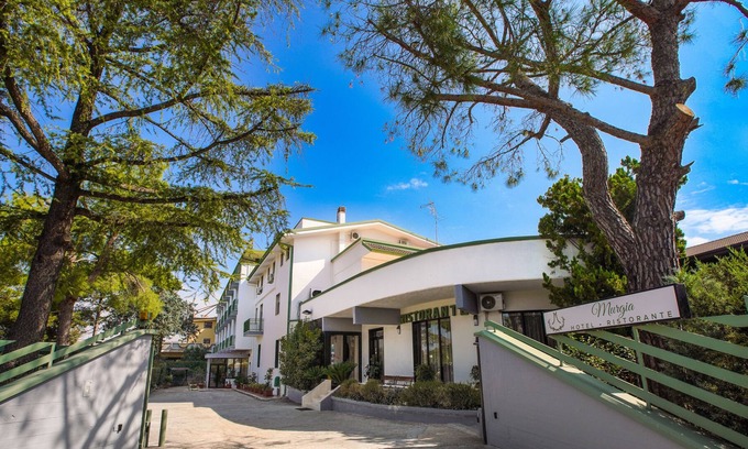 Santeramo in Colle Hotel | Hotel Murgia