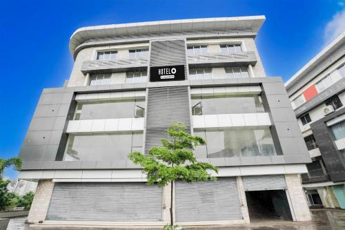 Surat Hotel | Hotel O Adajan