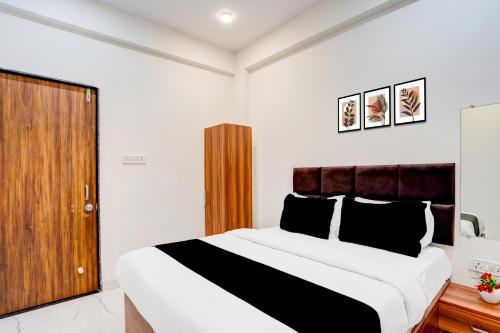 Indore Hotel | Hotel O Mannat