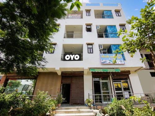 Delhi Hotel | Hotel O Red Rose