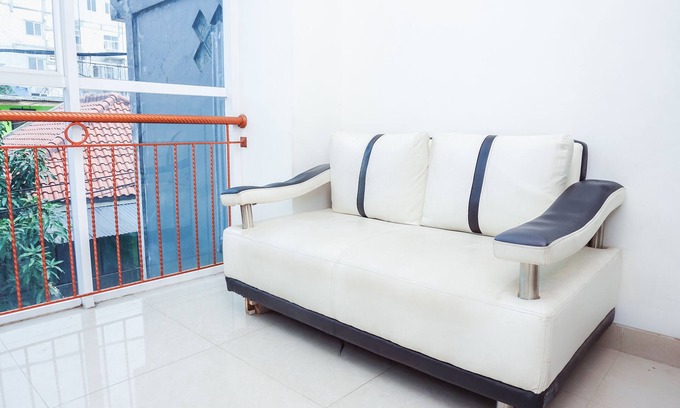 Kebayoran Lama Hotel | Hotel O Sarkawi Residence
