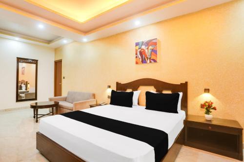 Mayur Vihar Hotel | Hotel O THE MAJESTIC INN