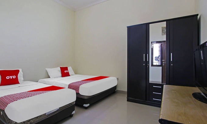 Pekalongan Hotel | Hotel O Wahidin Guesthouse