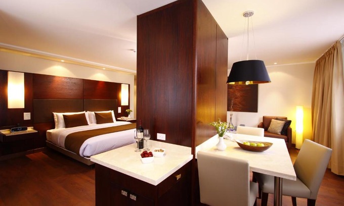 La Mariscal Hotel | Hotel Reina Isabel