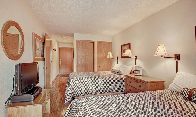 East Village at Copper Condo | Hotel Room, Ski in/Ski out! Large Hot tub. Perfect Location FP200