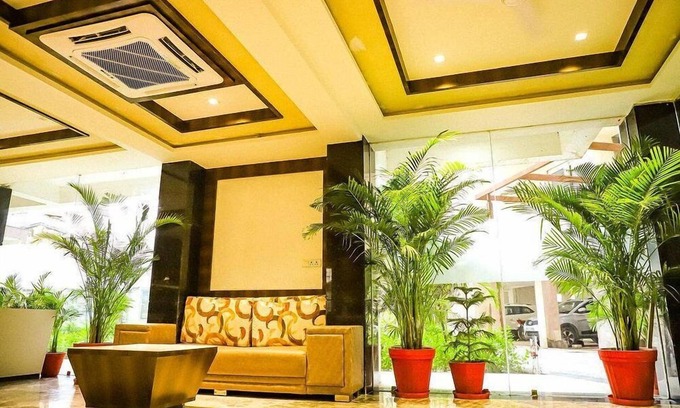 Vrindavan Hotel | Hotel shri Radha Nikunj