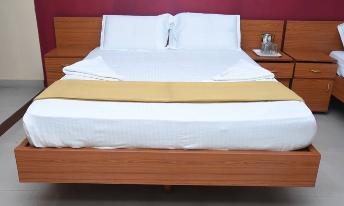 Majestic Hotel | Hotel Surya Residency Majestic