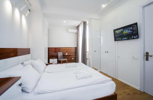 Vera Apartment | Hotel type room with mini kitchen and balcony on Melikishvili, city center
