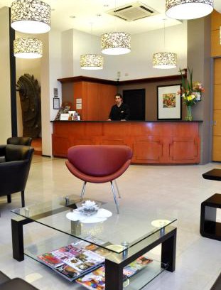 Buenos Aires Central Business District Hotel | Hotel UTHGRA de las Luces
