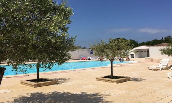 La Flotte House | House classified 3*, swimming pool, garden, terrace located La Flotte en Ré, sleeps 6