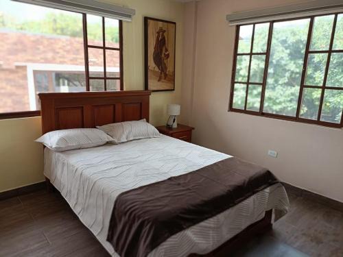 Guayllabamba Bed & Breakfast | house, food pets